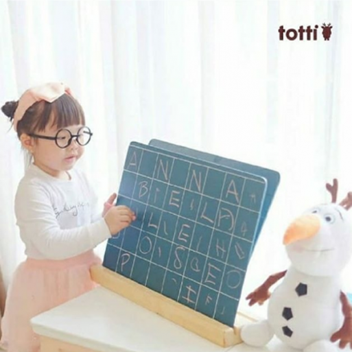 Totti Montessori Chalk Board